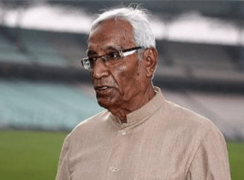 পিচ বিতর্কে উত্তপ্ত ইডেন