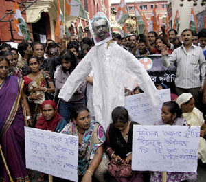 ত্রিফলাতেও শিক্ষা নেই, পুরসভার বিধি ভাঙার রেওয়াজের অভিযোগ উঠছেই