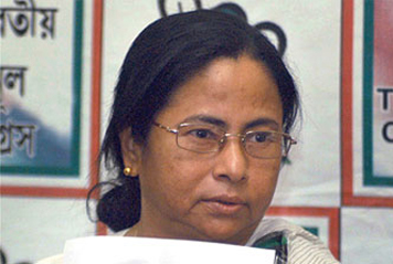দলনেত্রীর সামনেই বিদ্রোহ কাটোয়ার তৃণমূল নেতার