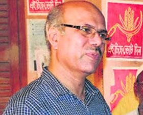 দুর্ঘটনায় আহত দমকলমন্ত্রী