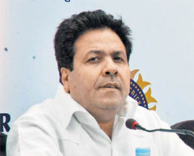 ধোনির পাশে দাঁড়াল বিসিসিআই