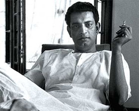 জন্মদিনে ওয়েবসাইটে ফিরে এলেন সত্যজিৎ