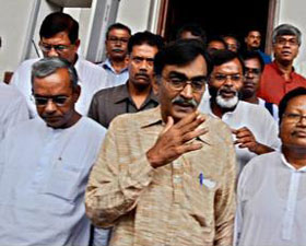 নিষ্ক্রিয়তার অভিযোগে ফের নির্বাচন কমিশনের দ্বারস্থ বামেরা