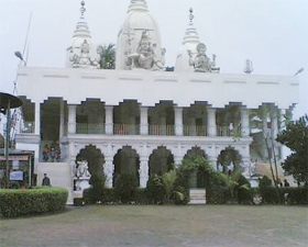 পুলিস-জনতা সংঘর্ষ চাকলার লোকনাথ মন্দিরে