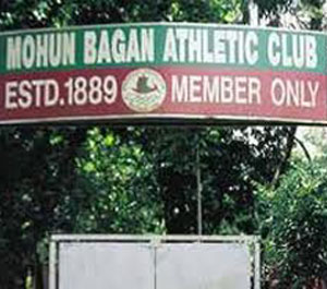 হারের হতাশায় মোহন তাঁবুতে বিক্ষোভ