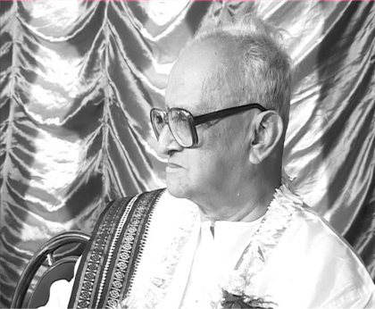 প্রয়াত প্রাক্তন মেয়রকে শেষ শ্রদ্ধা বুদ্ধদেব ভট্টাচার্য্যের