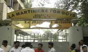 লা মার্টিনিয়ার ফর বয়েজের শতাব্দী প্রাচীন দেওয়াল ভাঙতেই বেরিয়ে এল পাখির দেহবশেষ