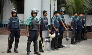 অবরোধের দ্বিতীয় দিনেও অশান্ত বাংলাদেশ, গভীর উদ্বেগ প্রকাশ রাষ্ট্রসংঘের