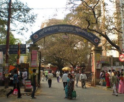 হাসপাতালের খাবার পছন্দ নয়, অস্ত্র নিয়ে হামলা খাবার সরবরাহকারীকে