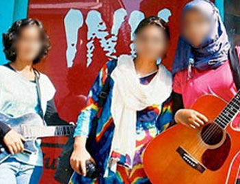 `প্রগাশ` সদস্যদের হুমকির জেরে গ্রেফতার ৩
