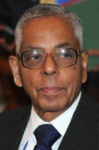 বিরোধ মেটাতে সক্রিয় রাজ্যপাল