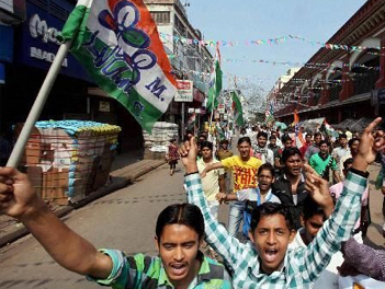 প্রতিবাদের নামে দিনভর রাজ্যজুড়ে তাণ্ডব