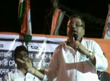 অশালীনতার নজির গড়ে বিরোধীদের হাত ভেঙে দেওয়ার হুমকি কল্যাণের