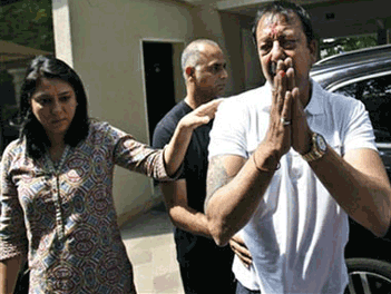 প্রাণনাশের হুমকির জেরে সরাসরি জেলে যাওয়ার আবেদন মুন্না ভাইয়ের