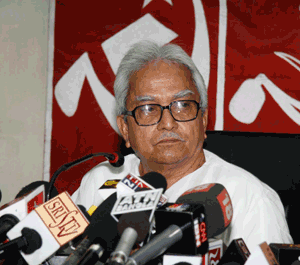 রাজ্যের লড়াই দিল্লিতে নিয়ে যাচ্ছে বামেরা