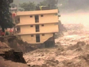 উত্তরাখণ্ডে প্রবল বৃষ্টি, ভাসল ১০০ বাড়ি, মৃত ১০