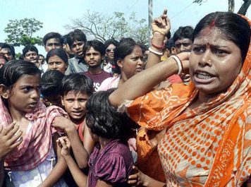 ক্ষোভের আগুন অব্যাহত, কামদুনি এবার দিল্লিমুখী