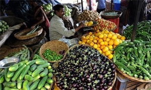 হেঁসেল টানতে নাভিশ্বাস মধ্যবিত্তর