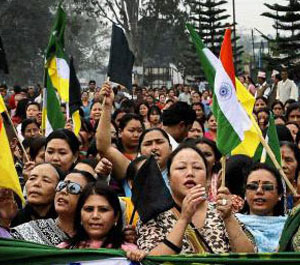 পাহাড়ের অনড় আন্দোলন: ইদ পালন হবে না, কাল হয়তো আরও জটিল পরিস্থিতি