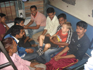 वेटिंग तिकीट असेल तर घरीच बसा... 
