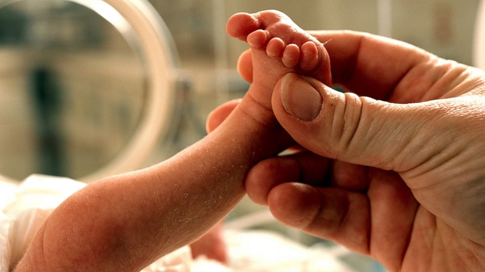 नऊ वर्षांच्या मुलीने केली आईची डिलेवरी 
