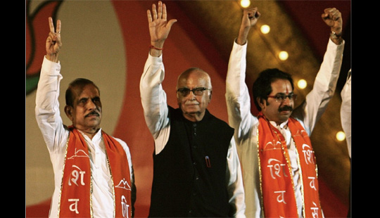 आडवाणींसाठी... सेनेचे भाजपला उपदेशाचे डोस!